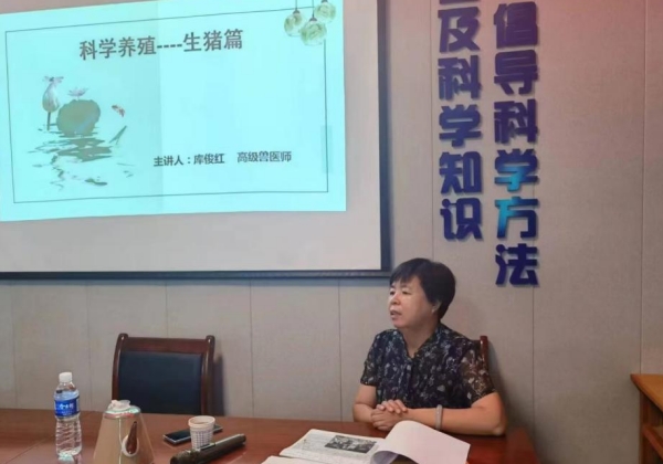 惠農(nóng)網(wǎng)農(nóng)技專家?guī)炜〖t：30年扎根獸醫(yī)一線,，以專業(yè)與溫情守護(hù)動物健康